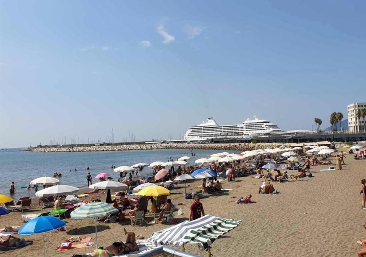 Dimora Del Corso Διαμέρισμα Σαλέρνο Εξωτερικό φωτογραφία